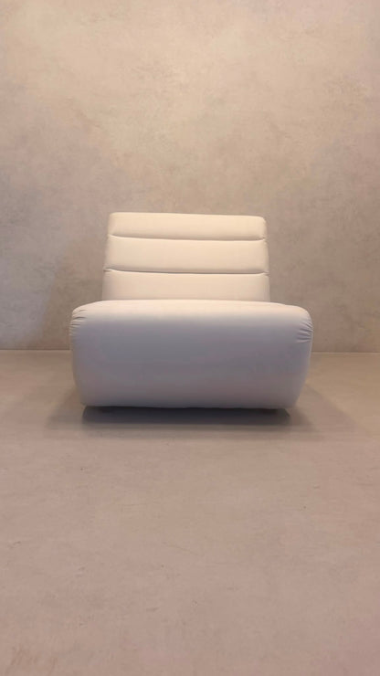 Candy Design Lounge Sessel mit robustem Mikrofaserbezug
