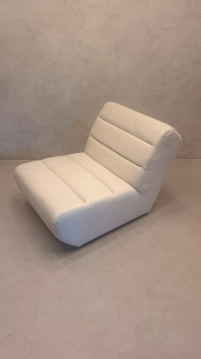 Candy Design Lounge Sessel mit robustem Mikrofaserbezug