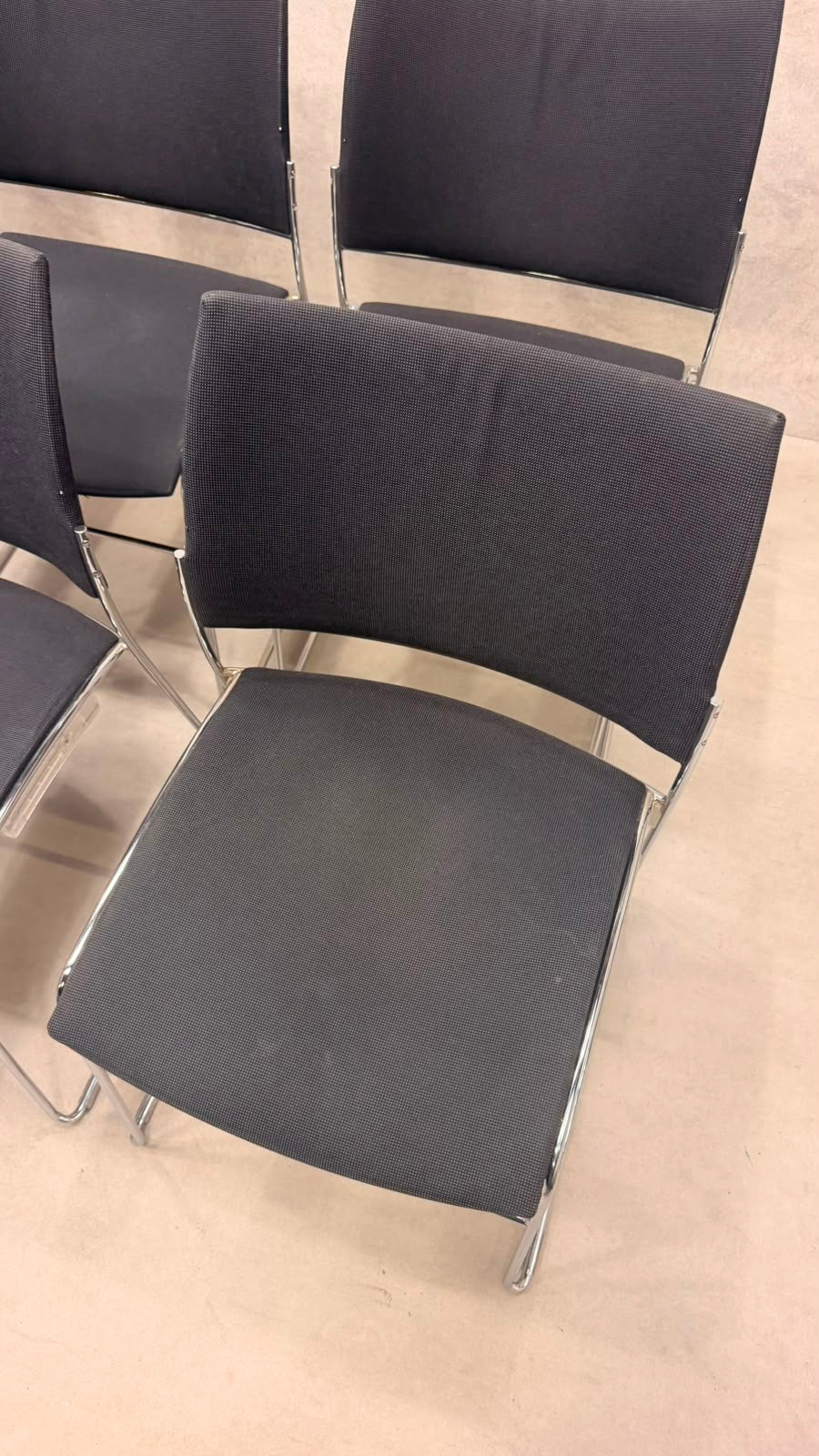 Casala Design Stapelstuhl Curvy schwarz gepolstert mit Chrom