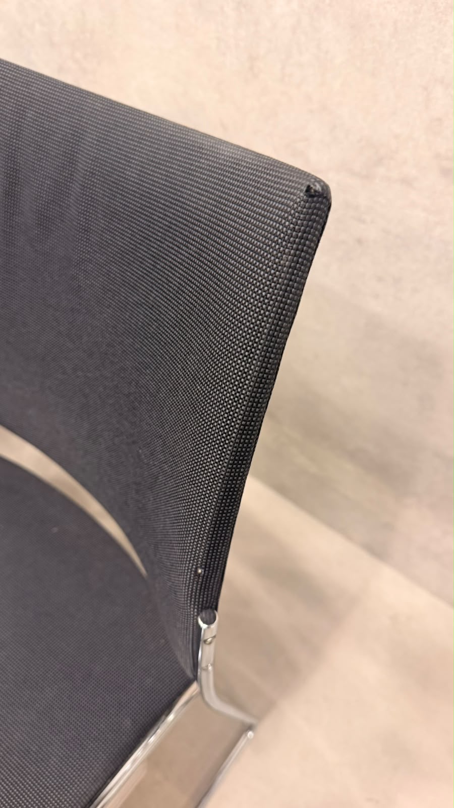 Casala Design Stapelstuhl Curvy schwarz gepolstert mit Chrom