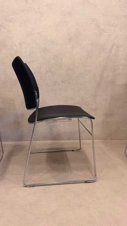 Casala Design Stapelstuhl Curvy schwarz gepolstert mit Chrom