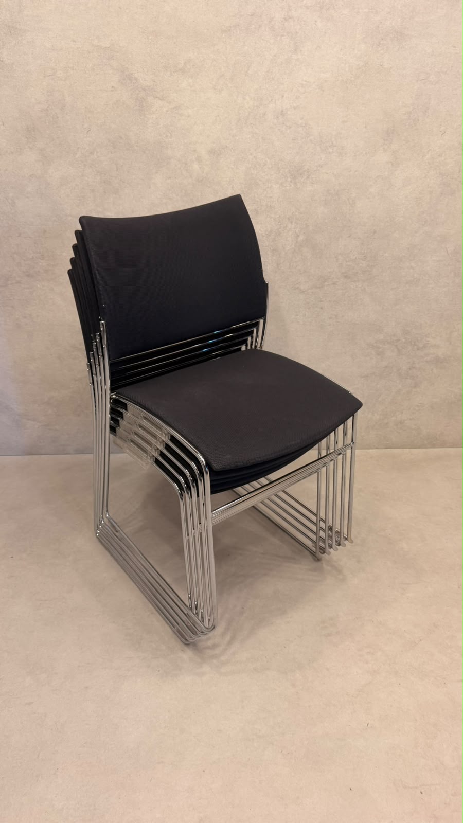 Casala Design Stapelstuhl Curvy schwarz gepolstert mit Chrom