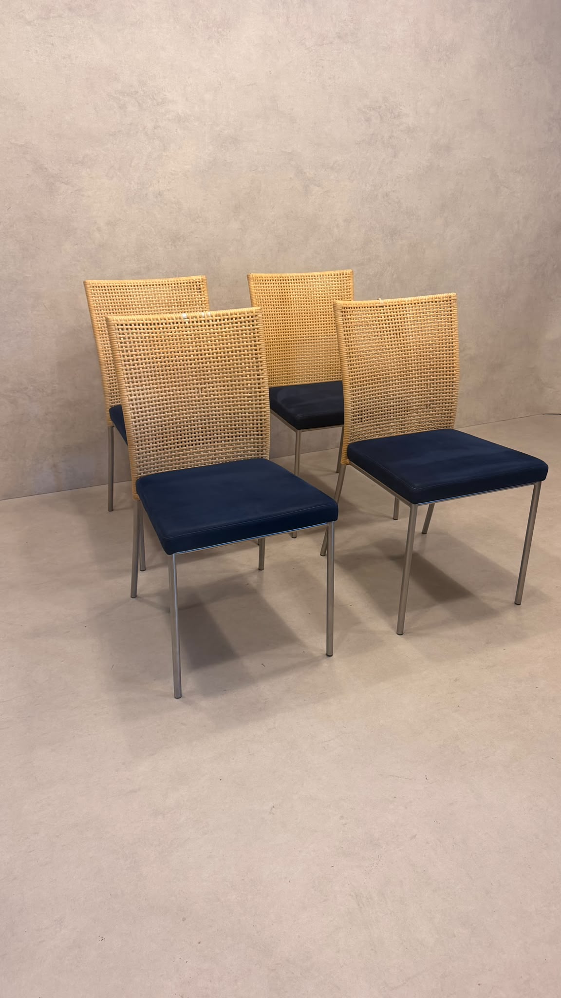 4er Set Design Stühle Rattan Stil Edelstahl Samt blau/beige