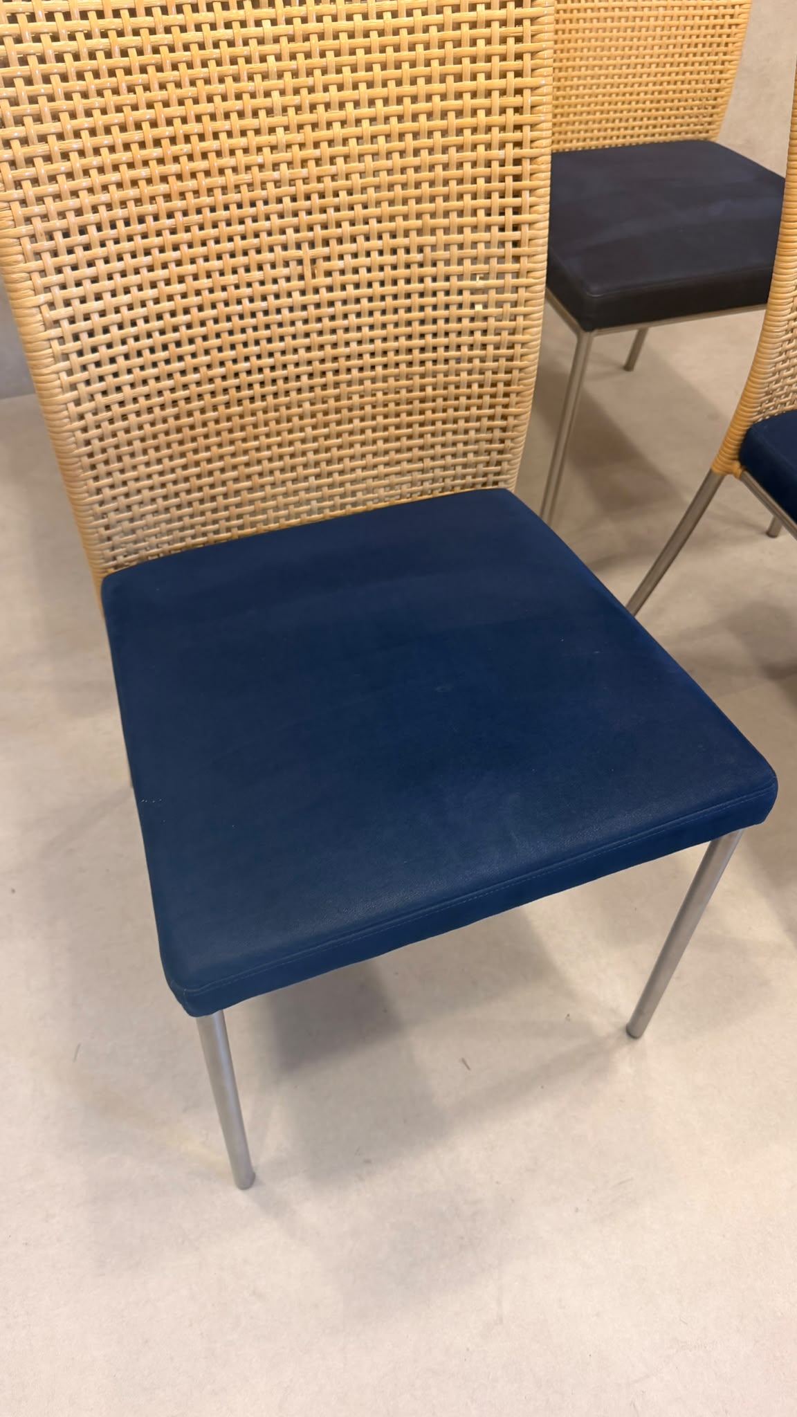 4er Set Design Stühle Rattan Stil Edelstahl Samt blau/beige