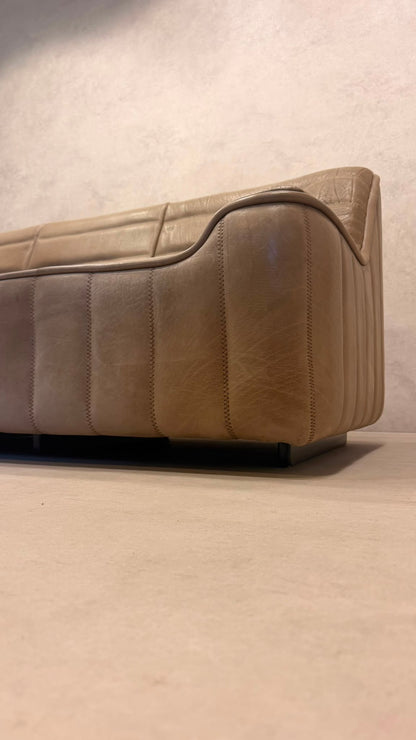 3-Sitzer Sofa DS-84 von De Sede aus Büffelleder (1)