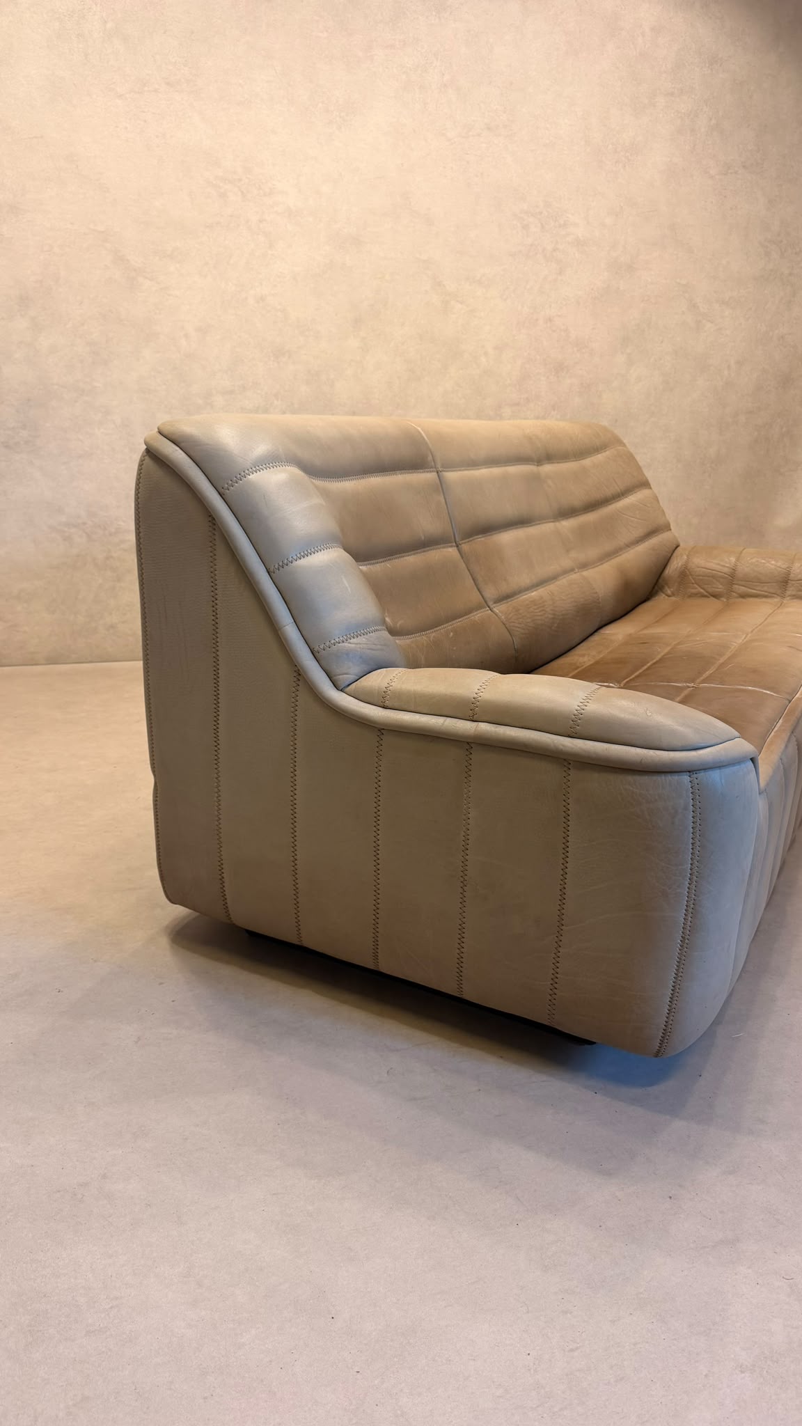 3-Sitzer Sofa DS-84 von De Sede aus Büffelleder (1)