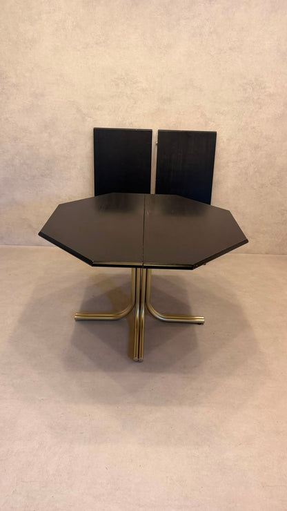 Achteckiger Vintage Tisch in schwarz und Chromfüsse