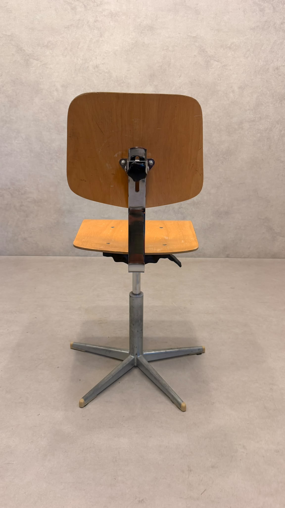 Vintage Industrie Drehstuhl Werkstattstuhl Atelierstuhl