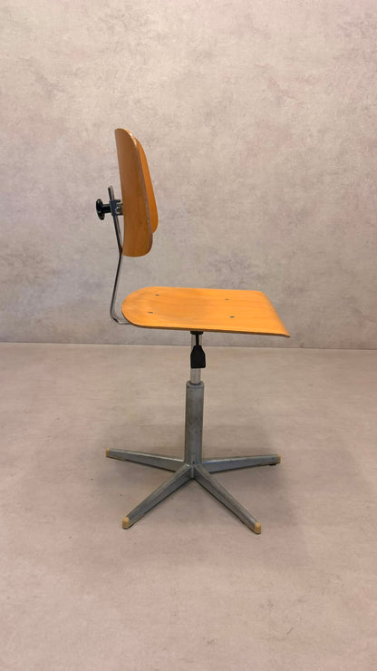 Vintage Industrie Drehstuhl Werkstattstuhl Atelierstuhl