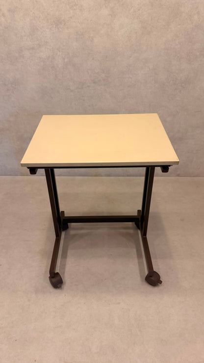 Vintage retro Beistelltisch auf Rollen in Braun