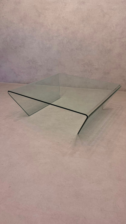 Italienischer Couchtisch Coffee Table aus gebogenem Klarglas