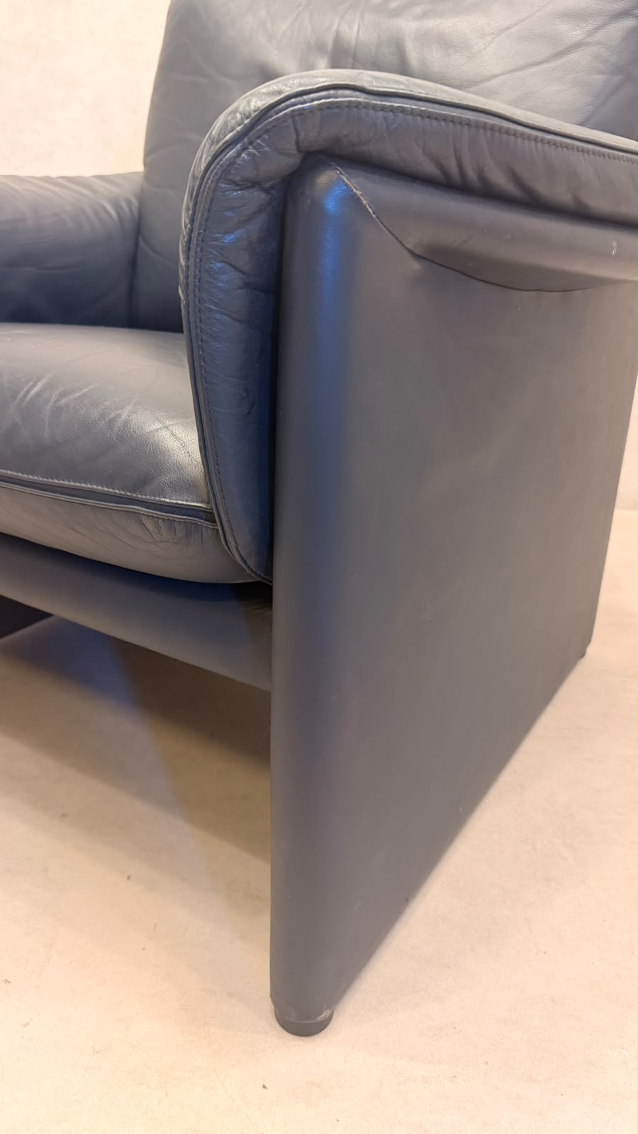 COR Zento Ledersessel in Dunkelblau aus Leder