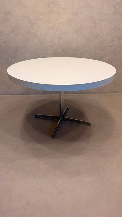 Space Age Esstisch rund Weiss mit Chromfuss 70er