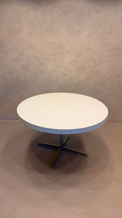 Space Age Esstisch rund Weiss mit Chromfuss 70er