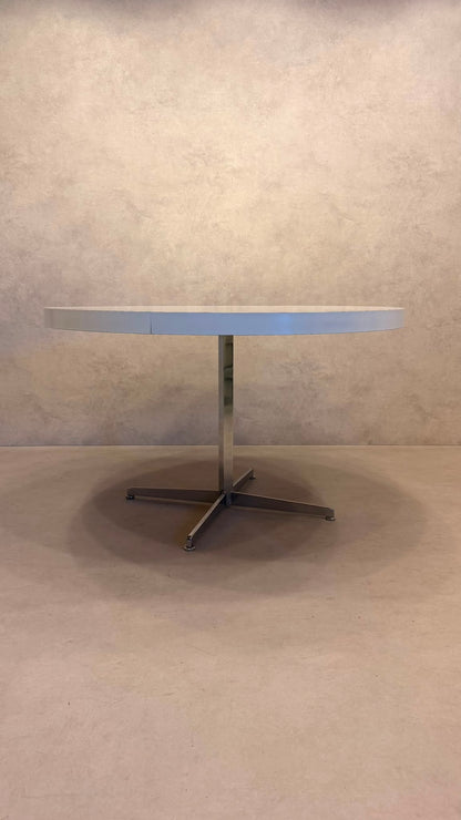Space Age Esstisch rund Weiss mit Chromfuss 70er