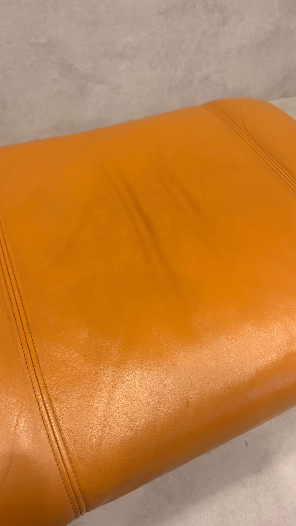 Vintage De Sede DS-31 Hocker aus Leder in cognac orange