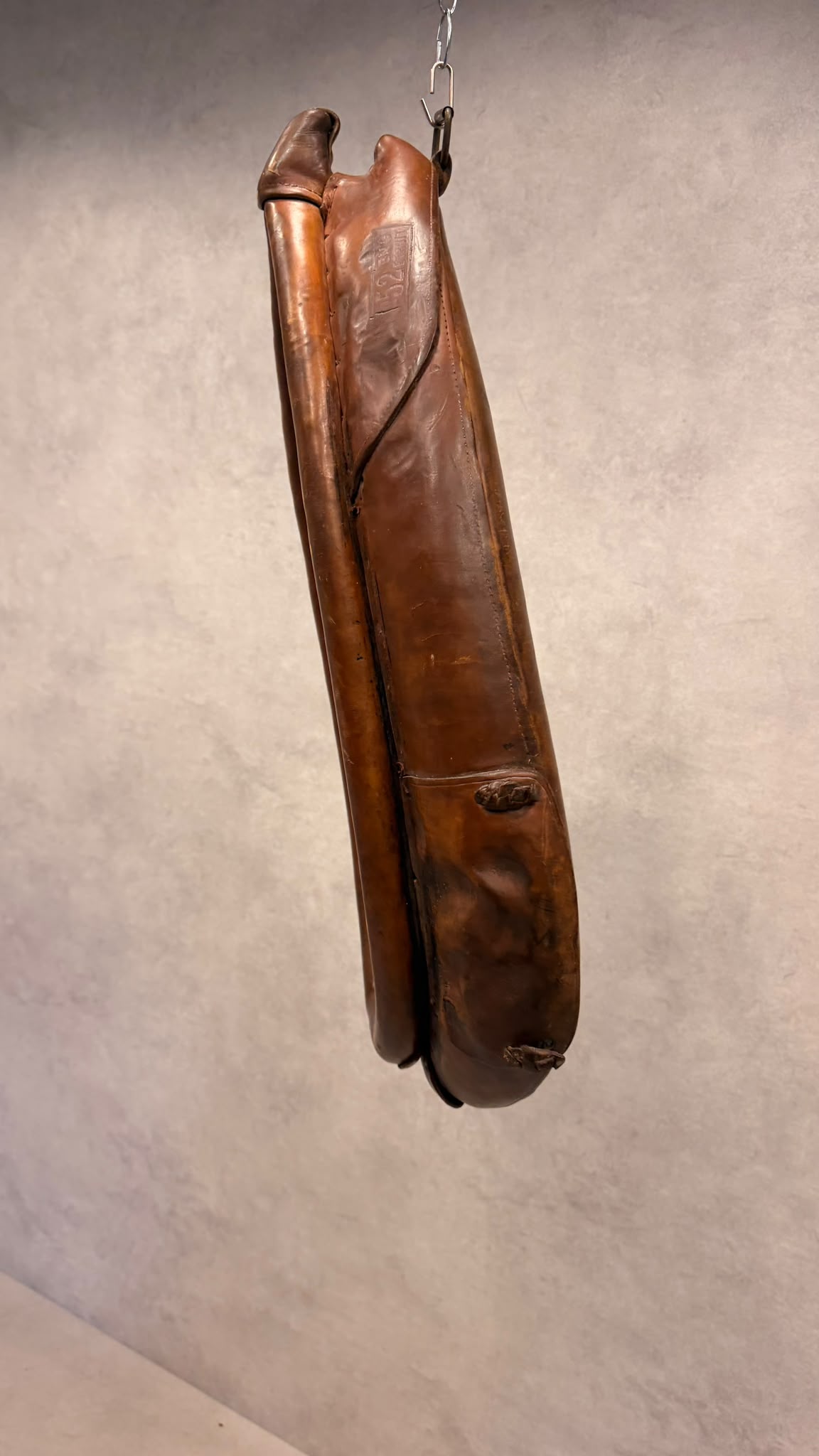 Schweizer Leder Pferdekummet Wandspiegel aus dem 20. Jh.