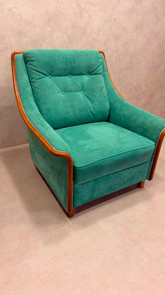 Vintage Sessel grün mit Holzrahmen – Retro Ohrensessel