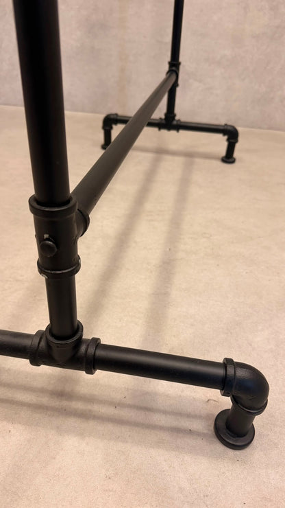 Kleiderständer Industrial Style schwarz – Wasserrohr