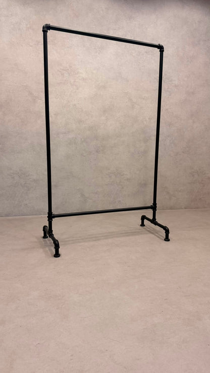 Kleiderständer Industrial Style schwarz – Wasserrohr