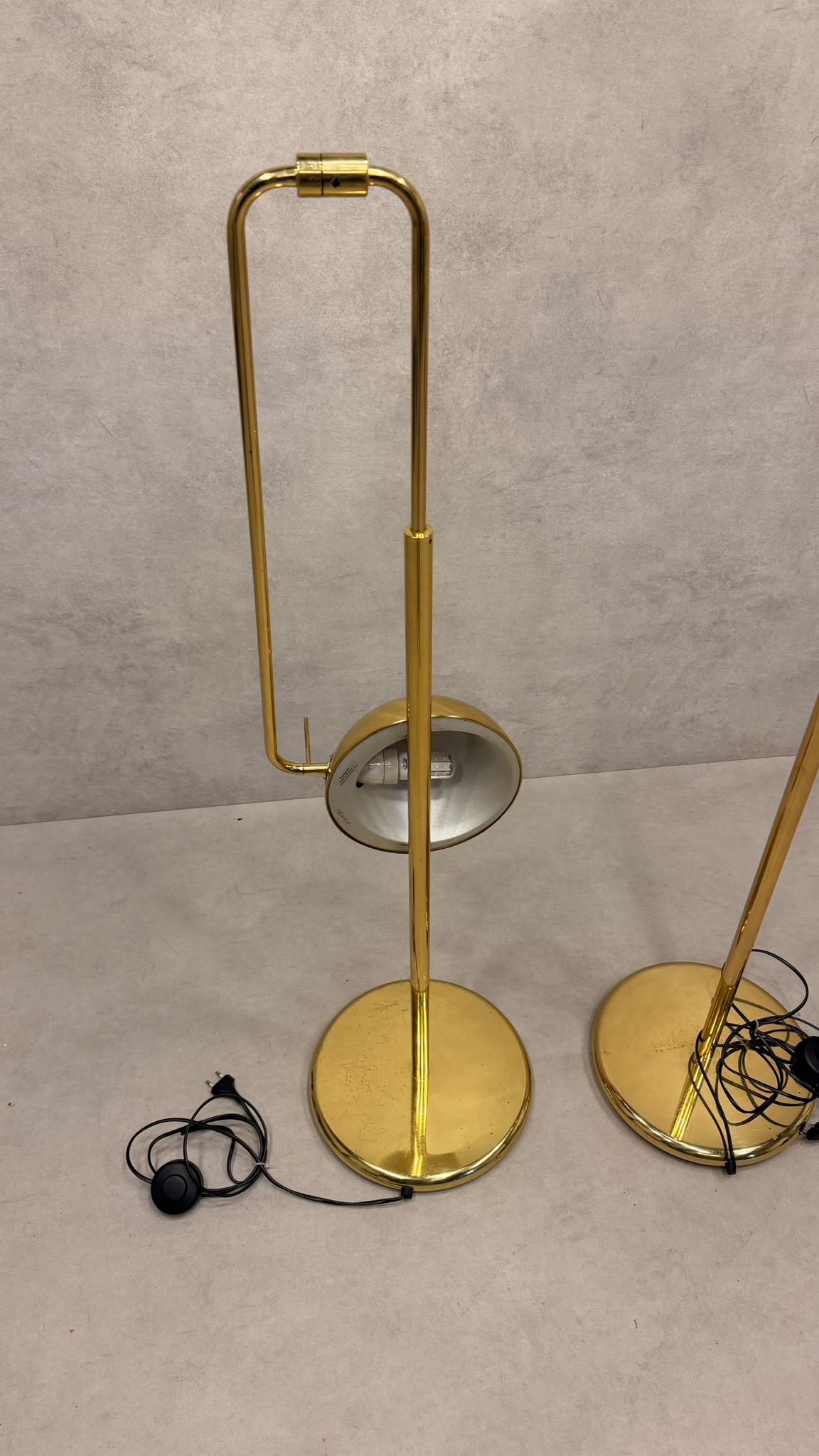 Vintage Gelenk Stehlampen aus Messing 70er/80er goldfarbig