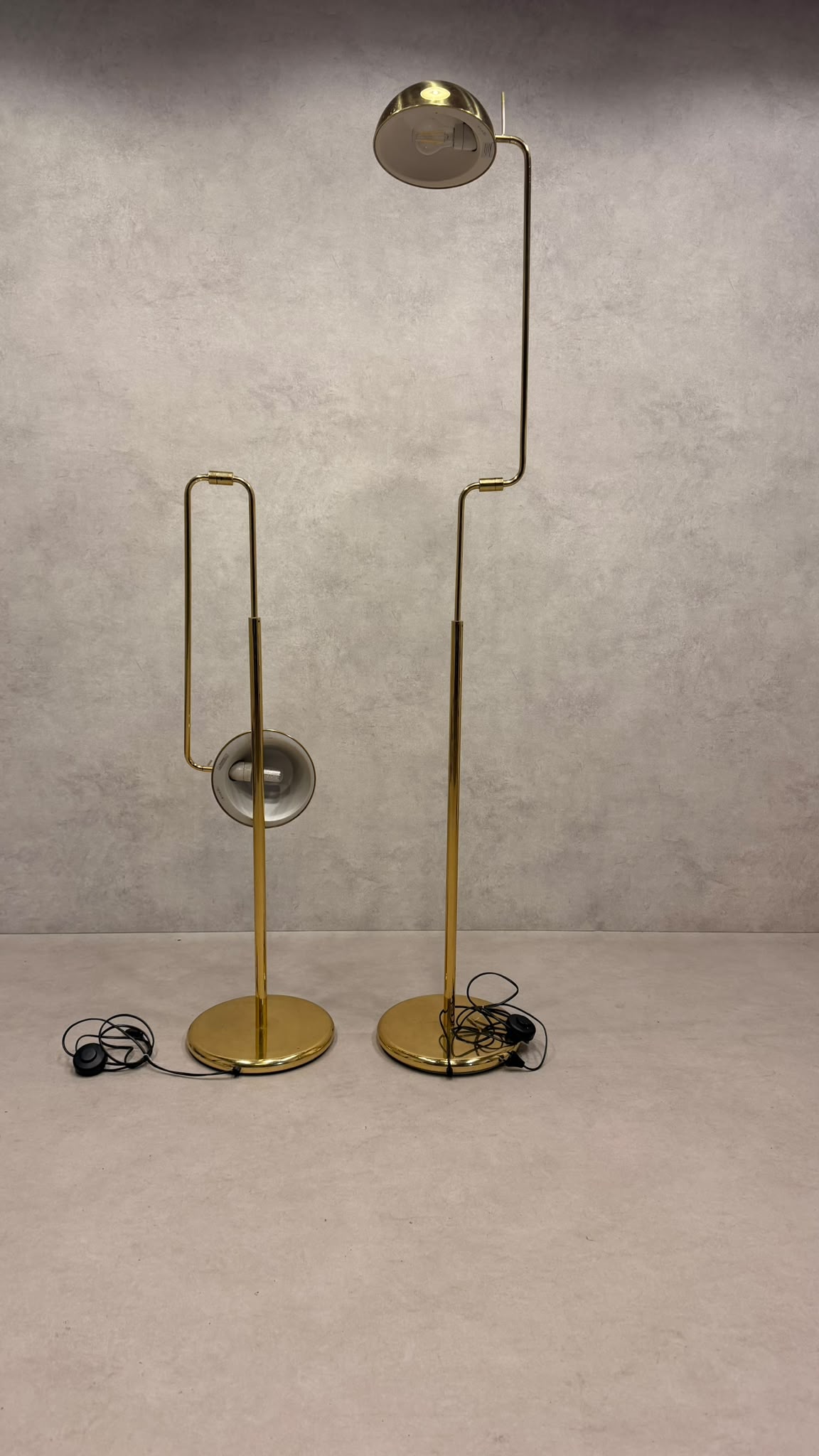 Vintage Gelenk Stehlampen aus Messing 70er/80er goldfarbig