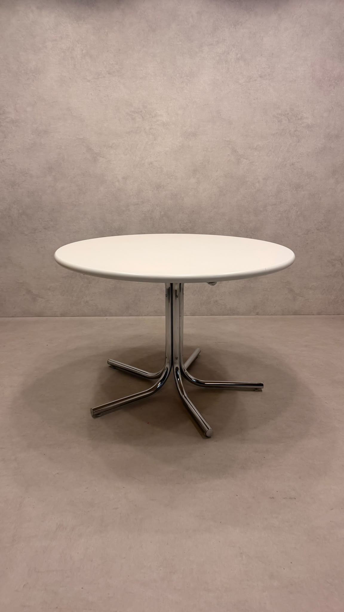 Vintage Design Esstisch rund Weiss Chrom Space Age