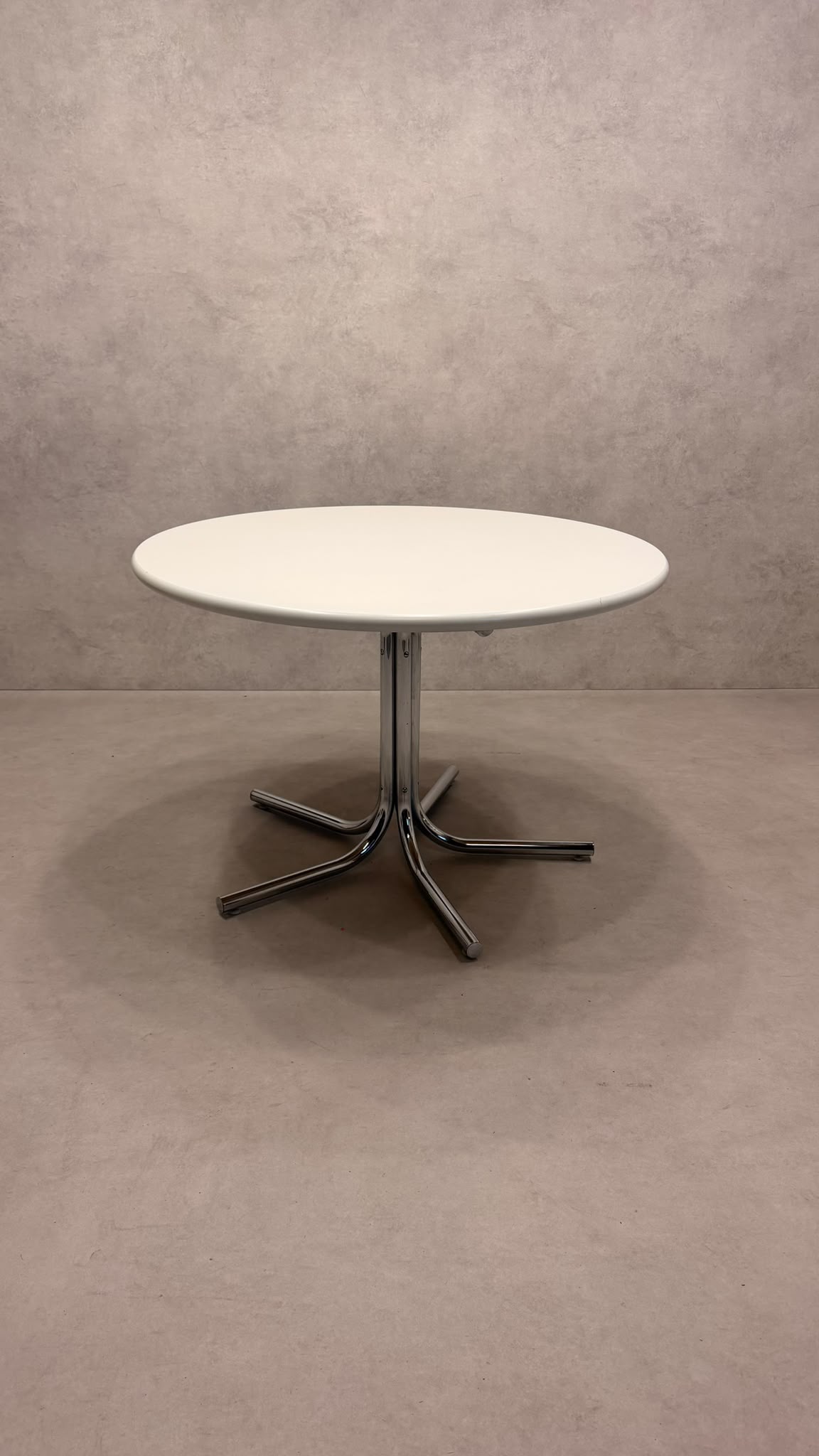 Vintage Design Esstisch rund Weiss Chrom Space Age