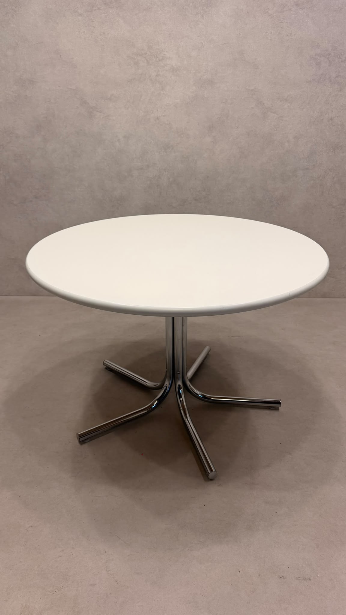 Vintage Design Esstisch rund Weiss Chrom Space Age
