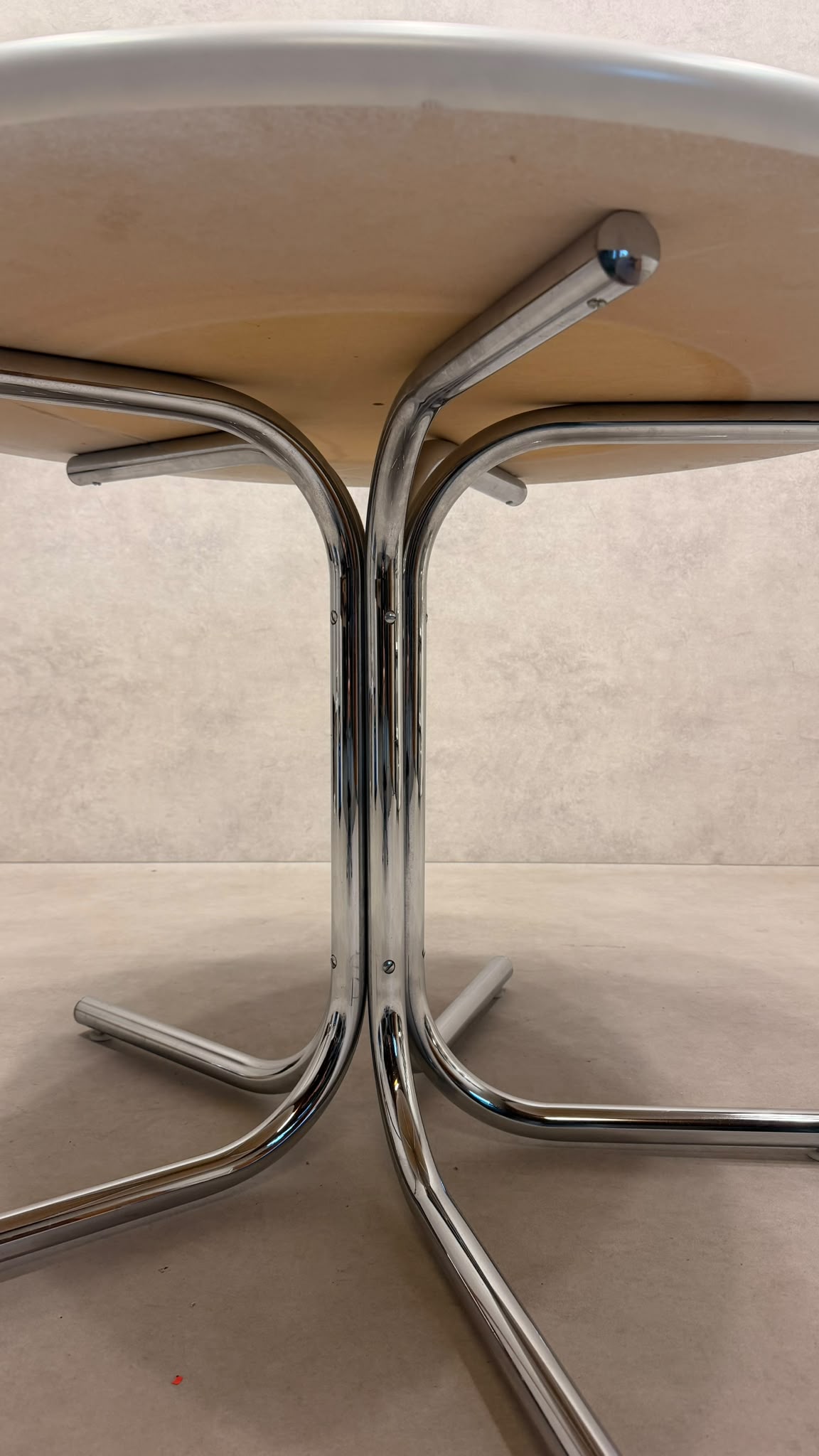 Vintage Design Esstisch rund Weiss Chrom Space Age