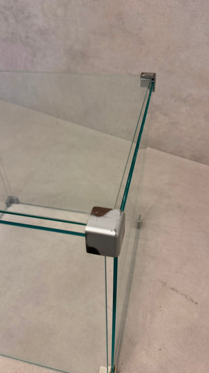 Minimalistischer Design Beistelltisch aus Glas