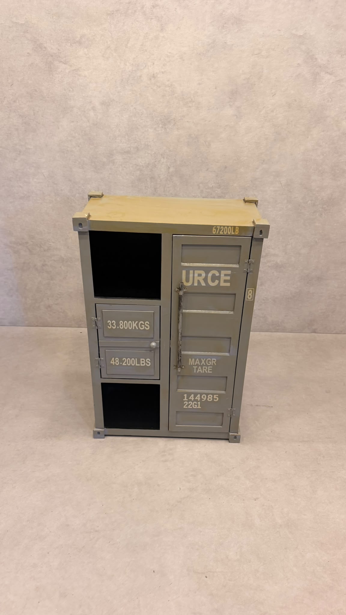 Kommode Schrank im Industrial Container Look in grau gelb