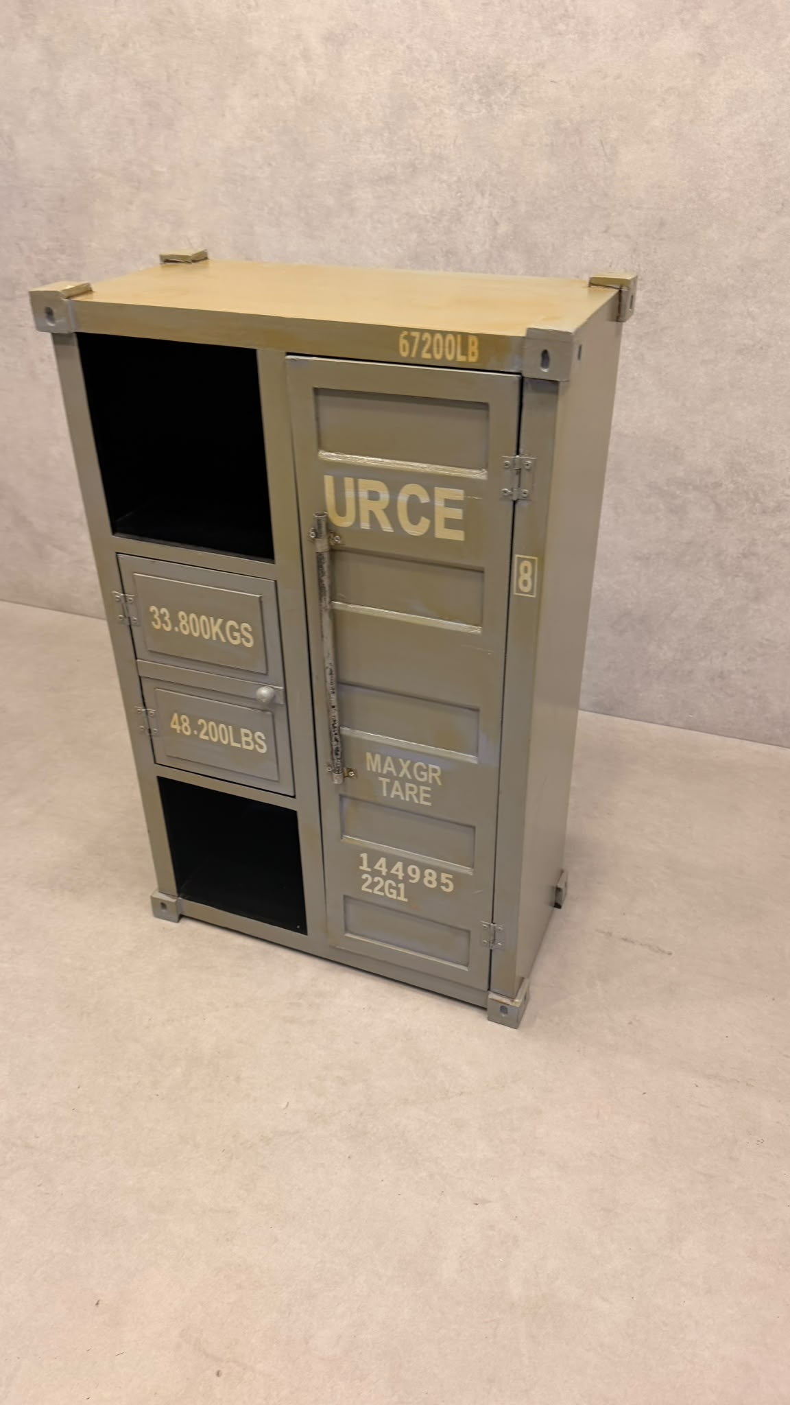 Kommode Schrank im Industrial Container Look in grau gelb