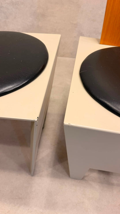 Postmoderne italienische Design Stühle mit Holzrückenlehne