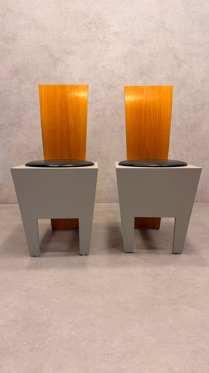 Postmoderne italienische Design Stühle mit Holzrückenlehne