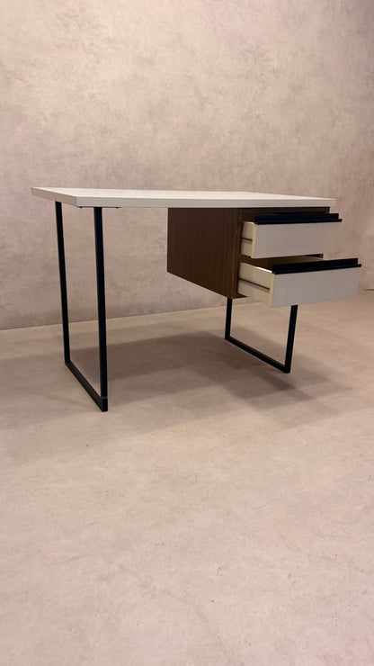 Vintage Schreibtisch mit zwei Schubladen und Metallgestell