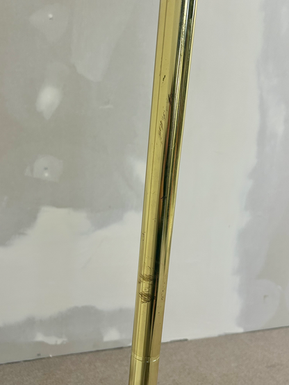 Elegante Stehlampe in Messing