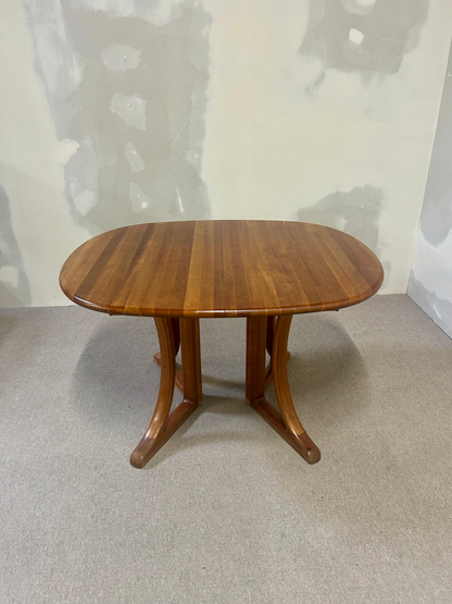 Ovaler ausziehbarer Varde Esstisch Teakholz Mid-Century