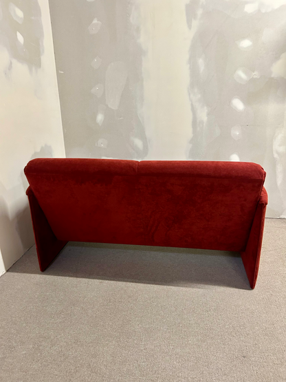 Leolux Bora Bora Sofa 2 Sitzer Alcantara rot