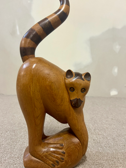 Holzfigur Madagaskar Lemur, Handgeschnitzt