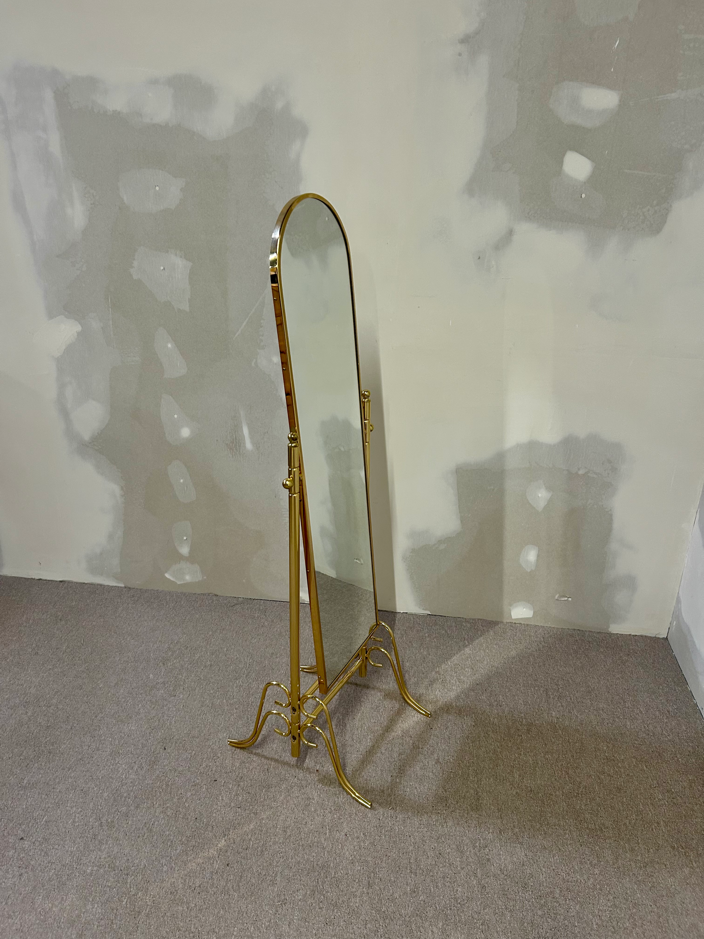 Verstellbarer italienischer Vintage Bodenspiegel, Messing