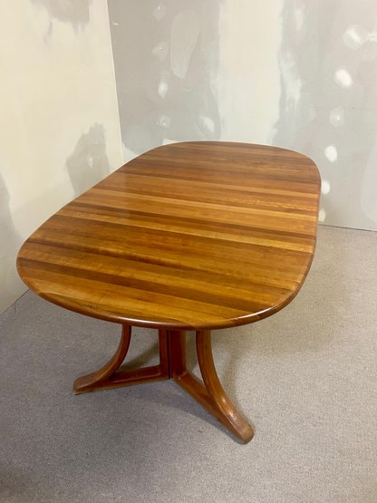 Ovaler ausziehbarer Varde Esstisch Teakholz Mid-Century