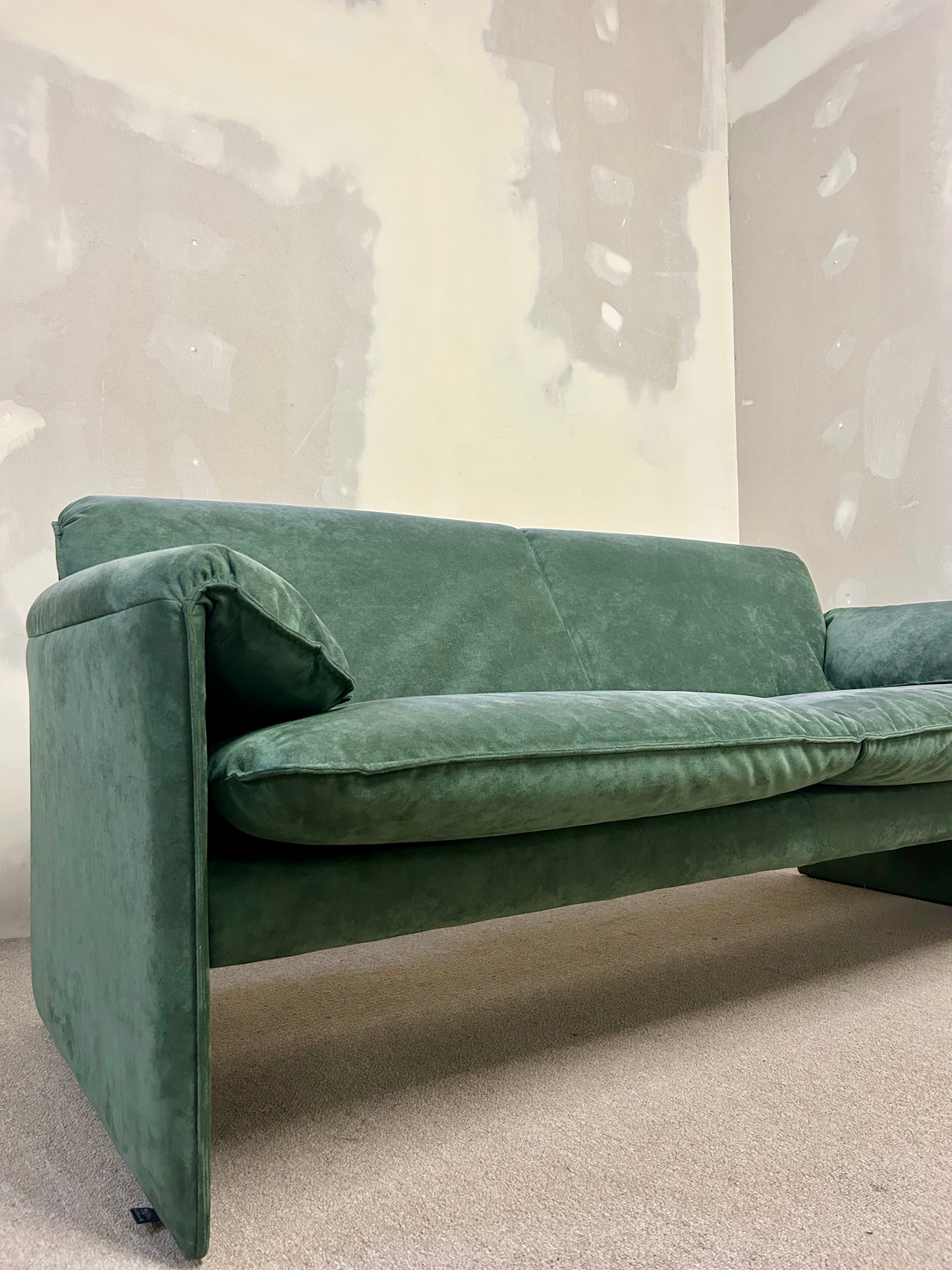 Leolux Sofa Bora Bora, 2,5 -Sitzer, Alcantara Grün