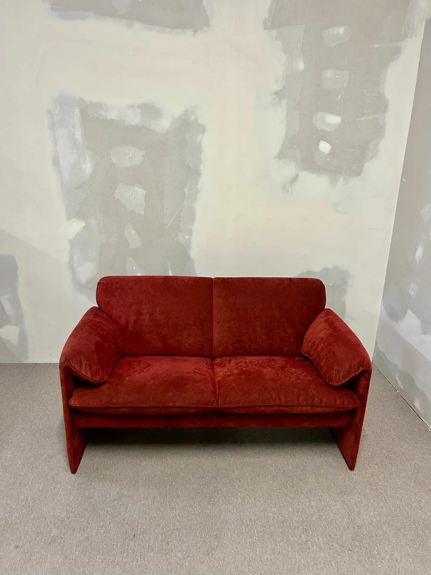 Leolux Bora Bora Sofa 2 Sitzer Alcantara rot