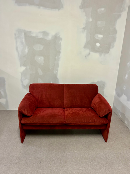 Leolux Bora Bora Sofa 2 Sitzer Alcantara rot