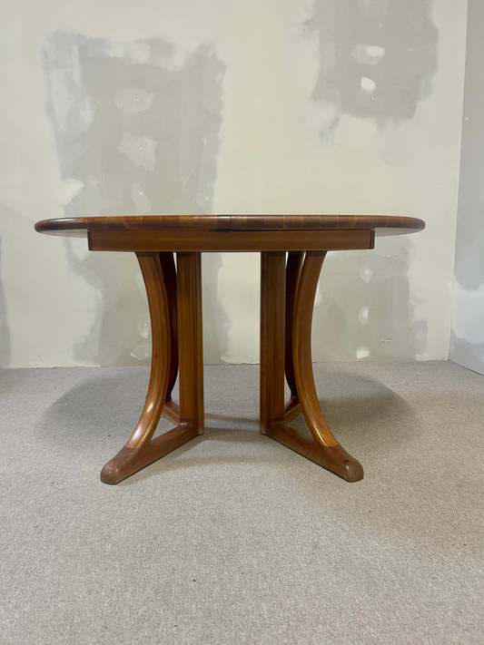 Ovaler ausziehbarer Varde Esstisch Teakholz Mid-Century