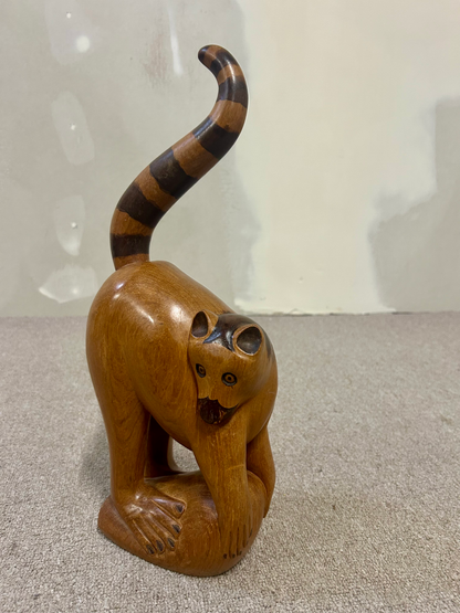 Holzfigur Madagaskar Lemur, Handgeschnitzt