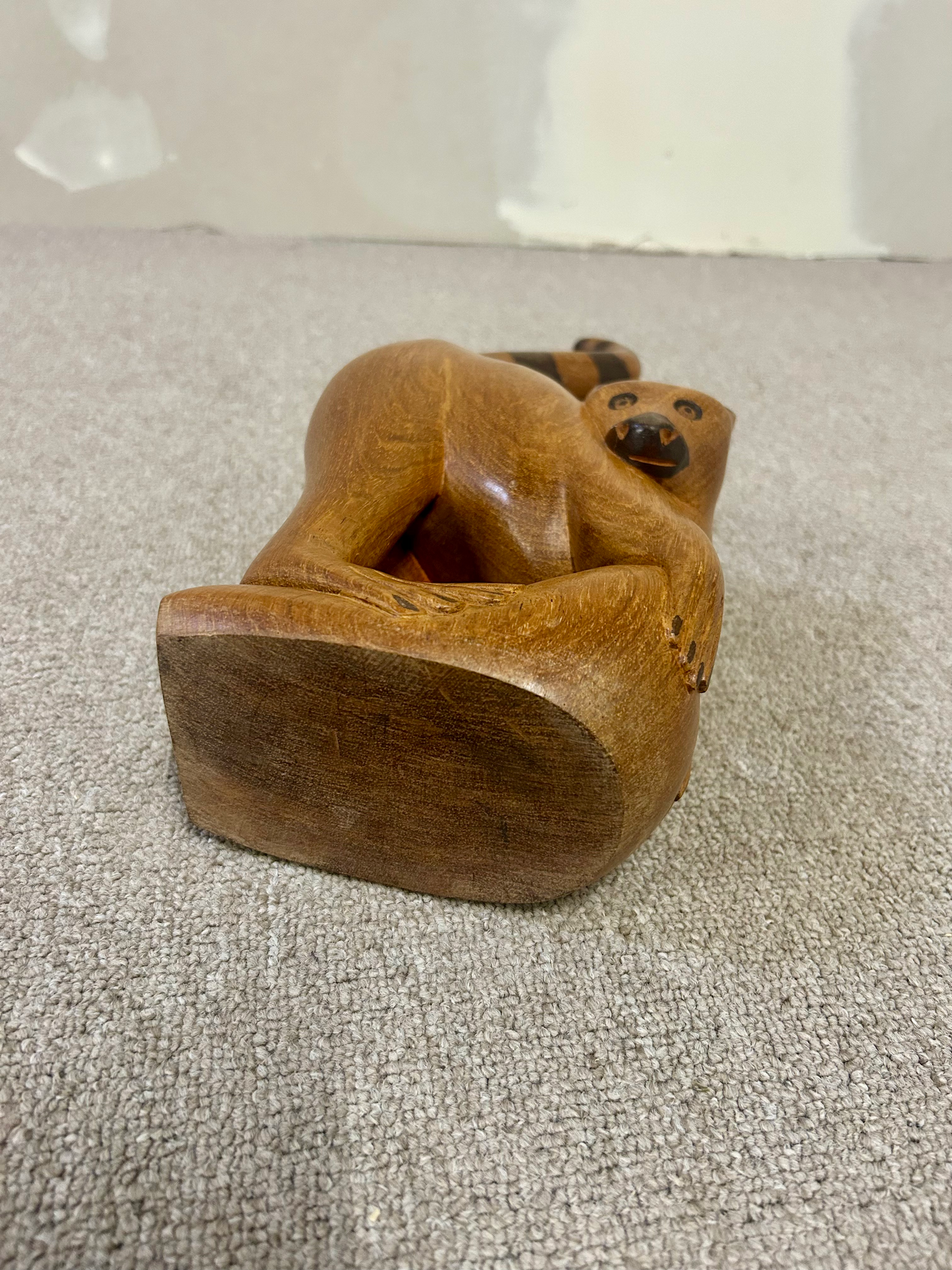 Holzfigur Madagaskar Lemur, Handgeschnitzt
